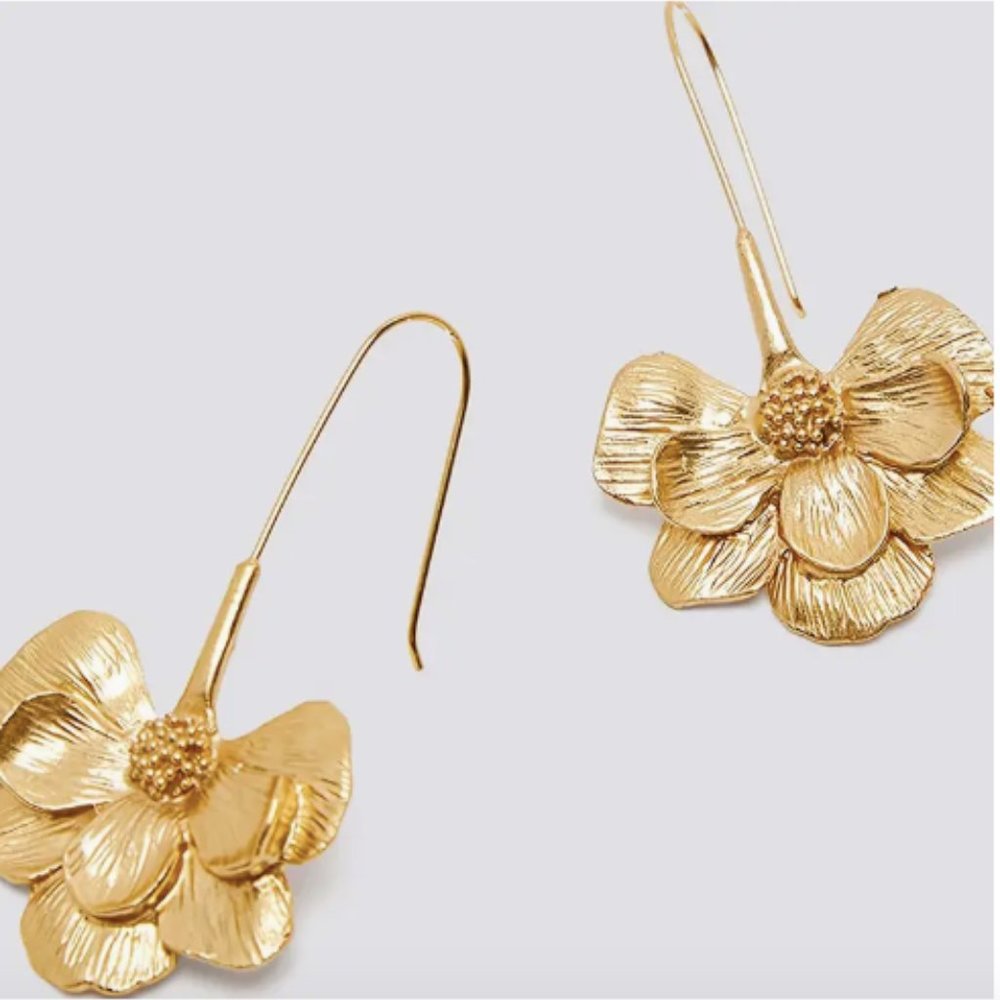 18k Gold Plated Flower Drop Earrings - Picture 3 of 6